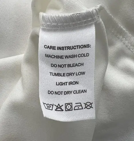 LARGE White Red Print Holiday Christmas Tree Long Sleeve Pullover Tee T