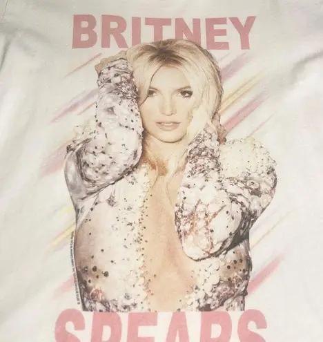 Lauren Moshi Blogger Fave: ❤︎︎ Croft Britney Spears Piece of Me Concert Tee ❤︎︎