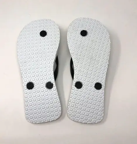 🆕 never worn flip flops Size undefined