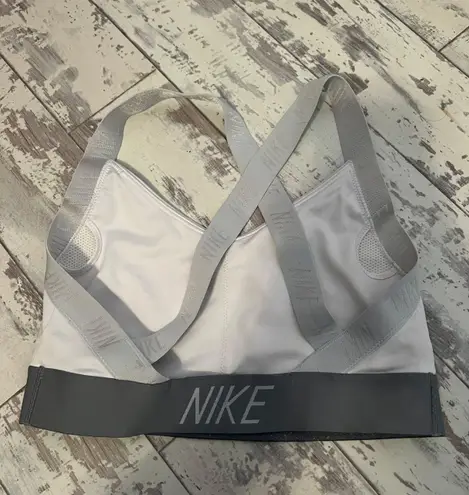 Nike cross back sports bra