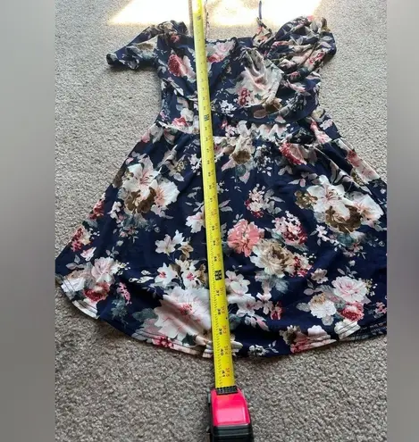 Siren Lily 2/$12 Women’s Maternity Pink Navy Floral Sheer Stretchy Top Size M