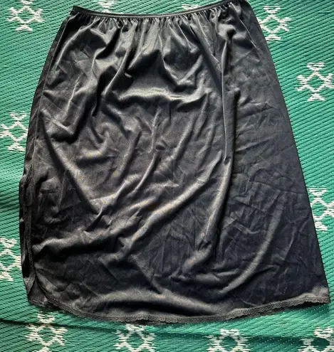 Vassarette Y2K Era Black Half Slip Size Large 100% Nylon