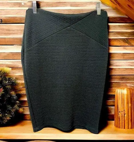 BCX Womens Skirt Size L
Black Solid Pencil Knee
Length Polyester