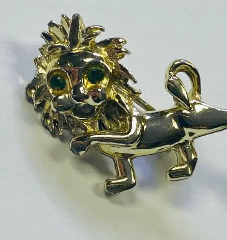 Gold Tone Lion Pin Brooch Green Rhinestone Eyes VERY SMALL Zoo Animal Vintage
