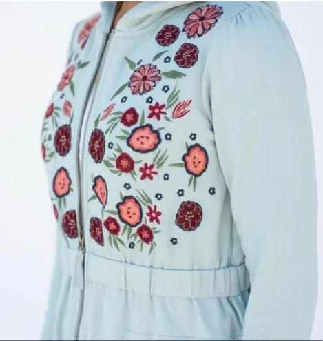 Evy’s Tree NWT Women’s Anne-Marie Embroidered Hoodie in Dusty Blue Size Small