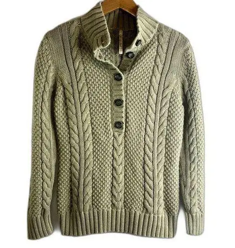 Leo & Nicole  Cable Knit 1/4 Button‎ Sweater Size Medium