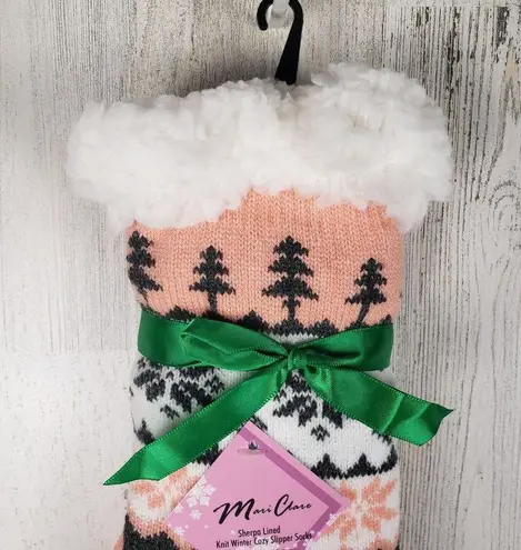 NWT Sherpa Lined Knit Winter Snowflake Holiday Design No