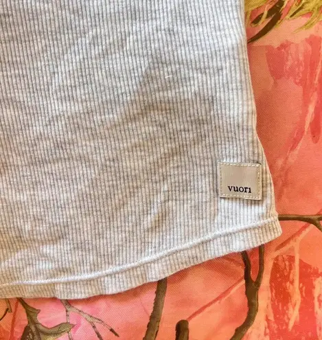 Vuori heather grey ribbed button up tank top