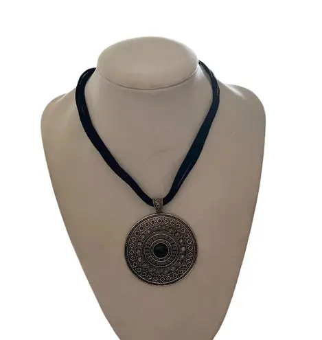 Park Lane vintage Y2k summit leather strap Silver Pendant crystals Necklace