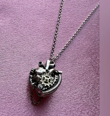 NIB Steampunk Heart Locket Necklace Silver