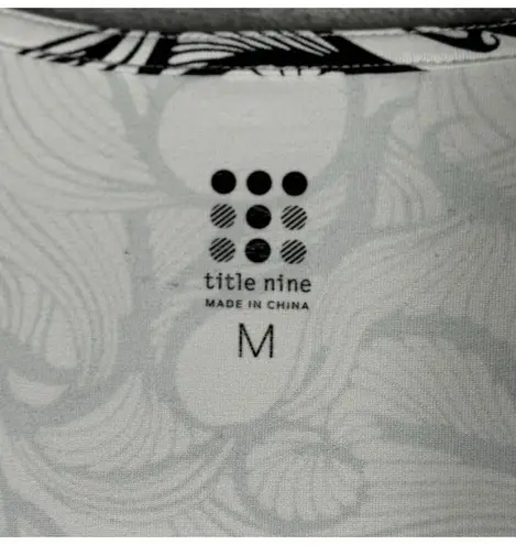 Title Nine Dress Womens Medium Black White Floral Amelia Dress Hiking Athleisure