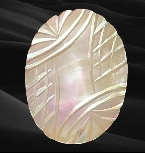 Vintage Iridescent Hand Carved Mother Of Pearl Brooch Gold