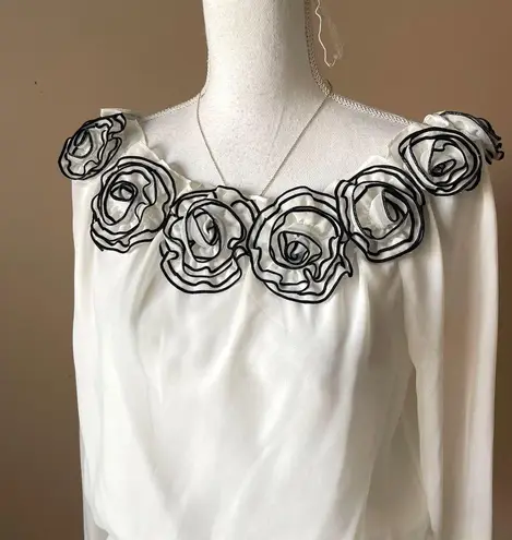 Liliana SIMPLY  | White Rosette Off-Shoulder Pepulum Blouse Sz M