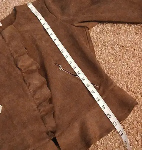 Westport olive green hidden zip ruffle coat size medium