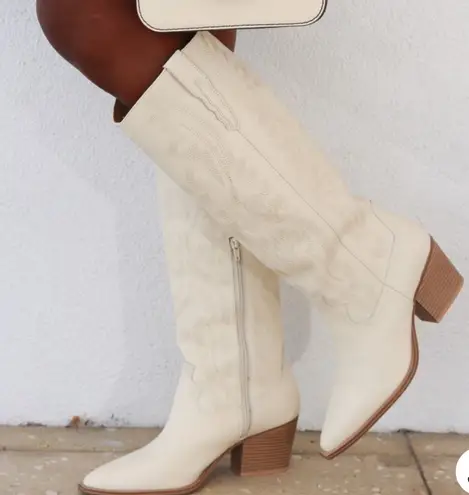 Crown Vintage Sila Embroidered Western Boots in White Sz 7 EUC