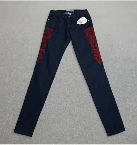 NWT Diamonds & Threads Jeans 7 Womens Low Rise Blue Red Embroidery Floral Denim Size undefined