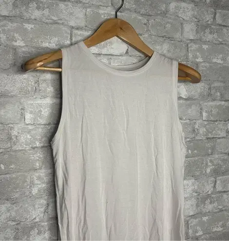 Adrienne Vittadini White Fitted Muscle Tee Size Large *Used