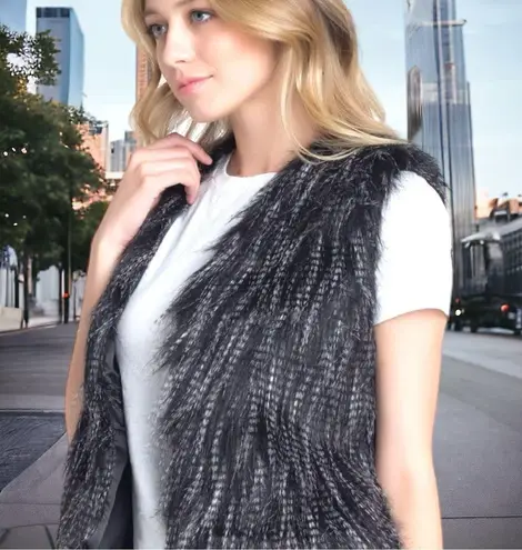 Qiye brand charcoal gray/ black ostrich feather look faux fur vest! New Gray Size L