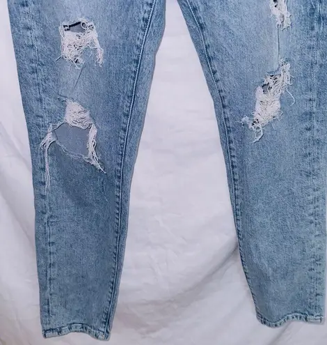 Arizona Jeans Arizona Jean Co. Light Wash Denim High Waisted Distressed Mom Jeans size 3