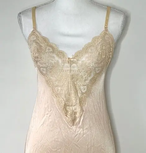 Vassarette Vintage Nude Slip