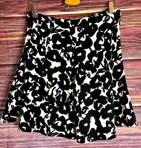 Katherine Barclay Montreal Flower Printed Skirt. Size 10