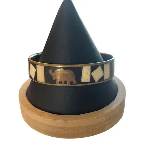 Vintage Brass Bangle Bracelet Mother of Pearl Inlay Elephant Trunk Up India 8.5" Black