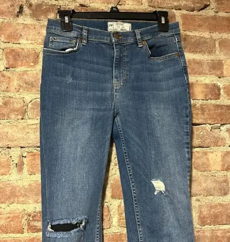 Free People  Great Heights Frayed Worn Indigo Low Rise Skinny Jeans Size 28