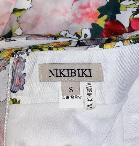 NIKIBIKI | White Floral Flared Pleated Skirt