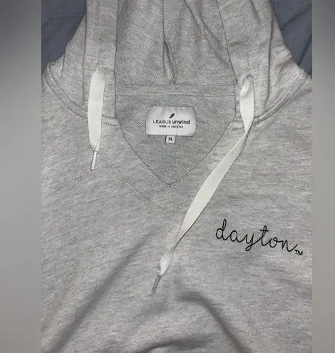 university of dayton cropped hoodie Size M