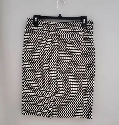 Soho Apparel Pull On Pencil Skirt Diamond Print Black & White M