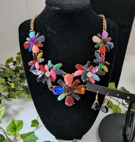 Stunning Multi Color Flower Necklace Set Gold