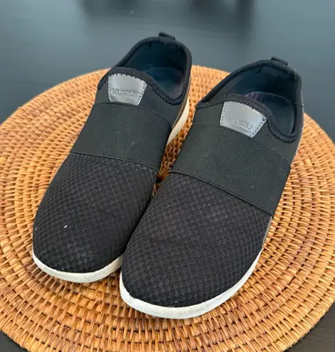 Kuru sneakers women’s size 10 Black