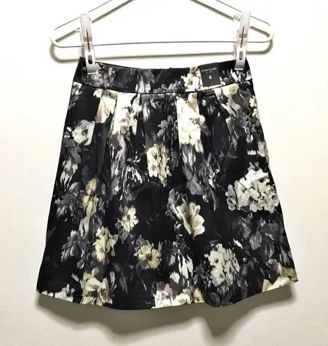 River Island New! Floral Knee Length Skirt with Pockets