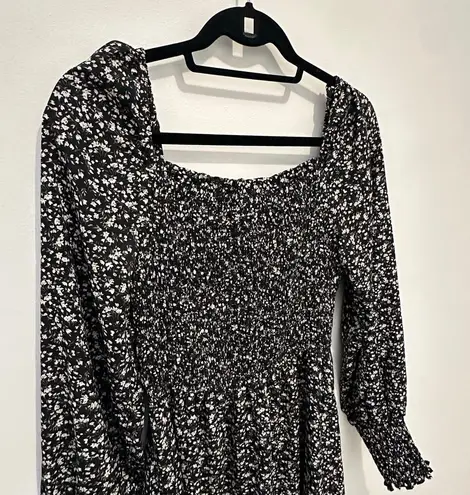 Calista Ditsy Printed Smocked Top Midi Dress Women sz Medium black white floral