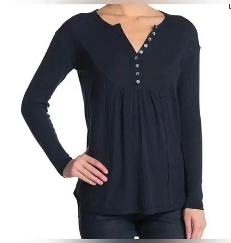 Sweet Romeo Waffle Knit Oversized Henley Tunic Top in Optic Black Size 1X