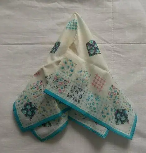White and blue patchwork quilt style print bandana 0317