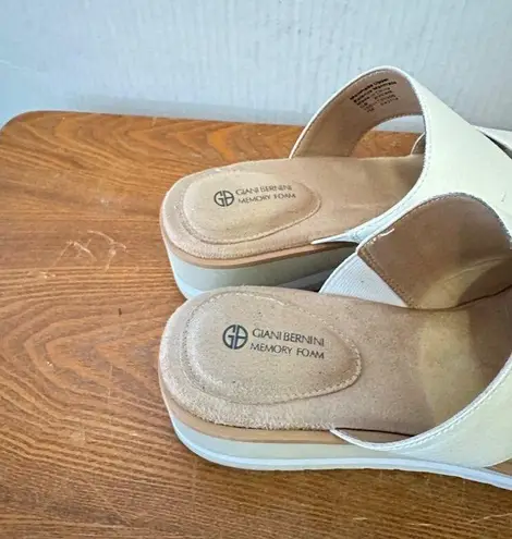 Giani Bernini Gianni Bernini Women’s Memory Foam Slip On Wedge Heel Sandal White 7 Sku 2871