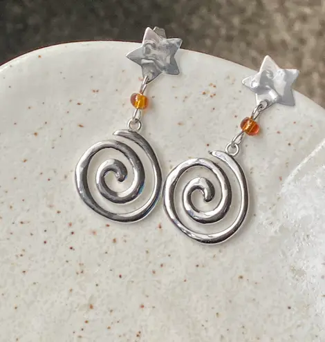 Handmade retro vintage boho funky grunge style stainless steel star & swirl dangle earrings☀️🌀