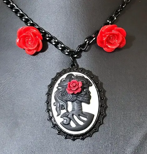 Skull Cameo Black Red Roses Gothic Dead Necklace