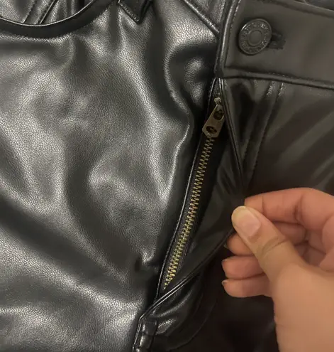 Abercrombie & Fitch Curve Love Vegan Leather 90s Straight Pant