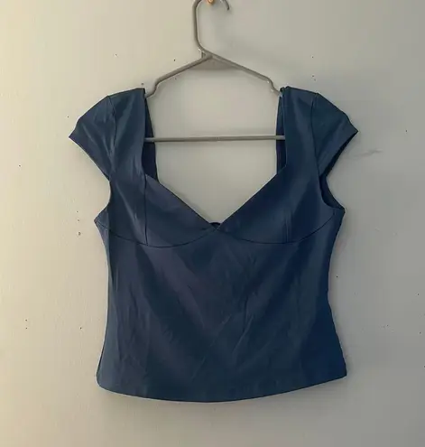 Blue Crop Vneck Top Size M