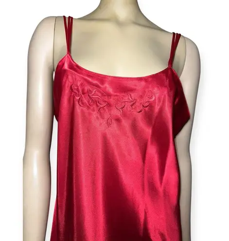 Kathy Ireland Vintage Intimates women’s Red Satin Nightgown size L