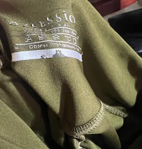 Scrunch Ruched Butt Amplify Obsession original leggings in Olive Womens size Medium Green