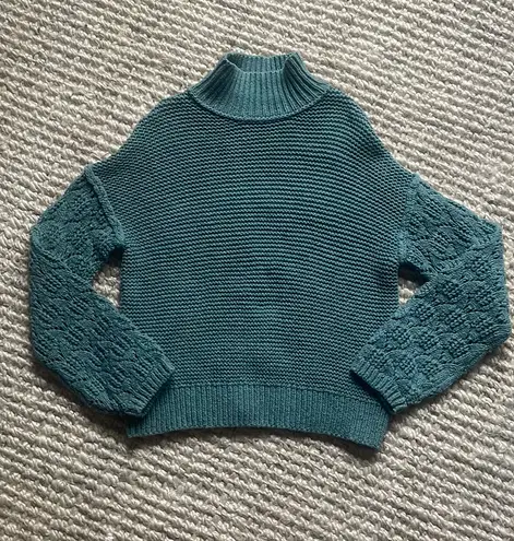 Universal Threads Sweater