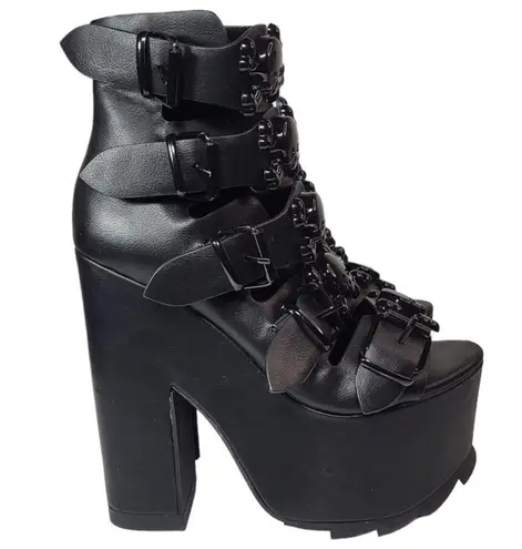 Y.R.U. Dreamscape Skull Buckles Platform Heels in Black Size 6