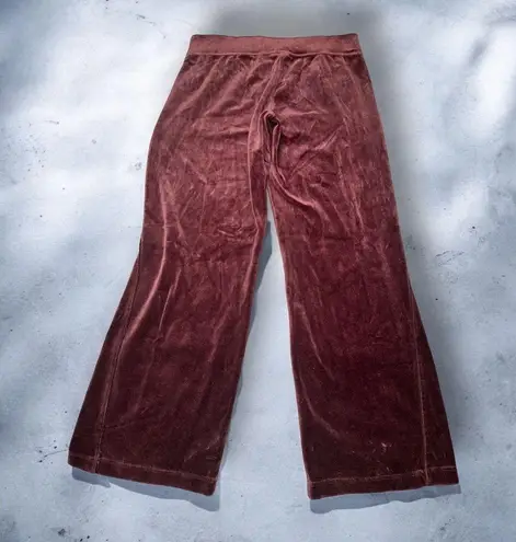 Nike Women’s Burgundy  Velour Pants size M soft fleece-lined cabincore blokecore