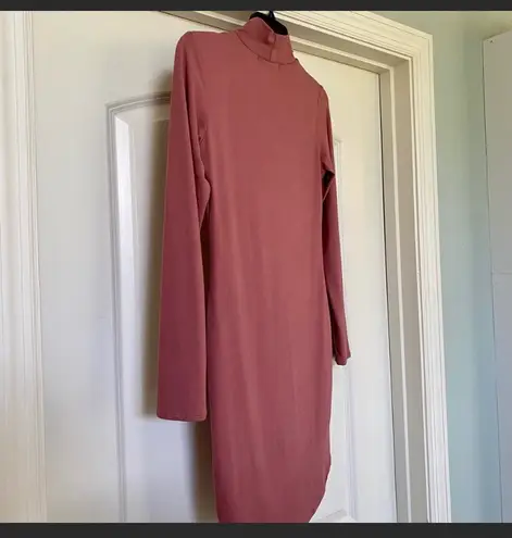 Vibe Sportswear - Adorable Rose Pink Turtleneck Longsleeve Bodycon Dress! ❤️✨