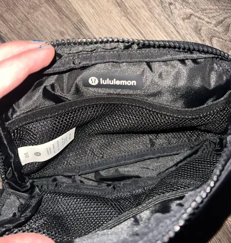 Lululemon Everywhere Belt Bag