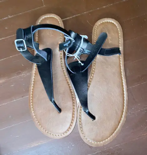 Universal Threads sandal 10