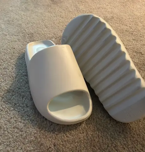 Slides Tan Size 9 thumbnail 2